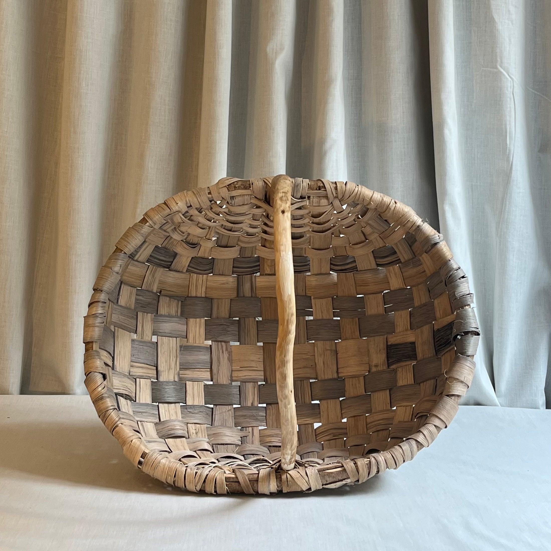 16” Scottish Oak Swill Basket with peeled hazel handle