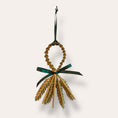 Load image into Gallery viewer, Harvest Token Decoration: Countryman's Favour
