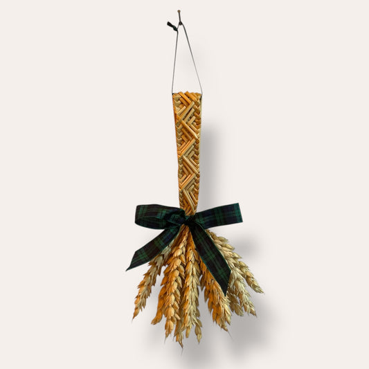 Glory Braid Straw Decoration: Raised Diamond Braid